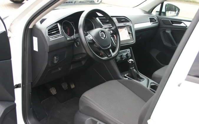 Volkswagen Tiguan cena 79900 przebieg: 63000, rok produkcji 2018 z Białogard małe 497